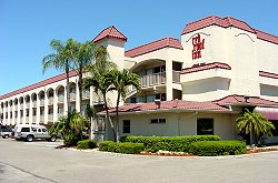 Red Roof Plus+ & Suites Naples Naples, Florida